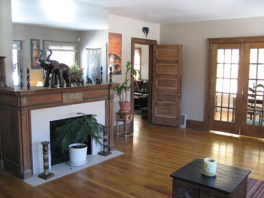 Living Room (Angle 2)